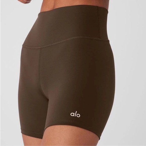 ALO Yoga Airlift Intrigue Bra & Energy Short in Espresso Brown 🤎 - Picture 6 of 6